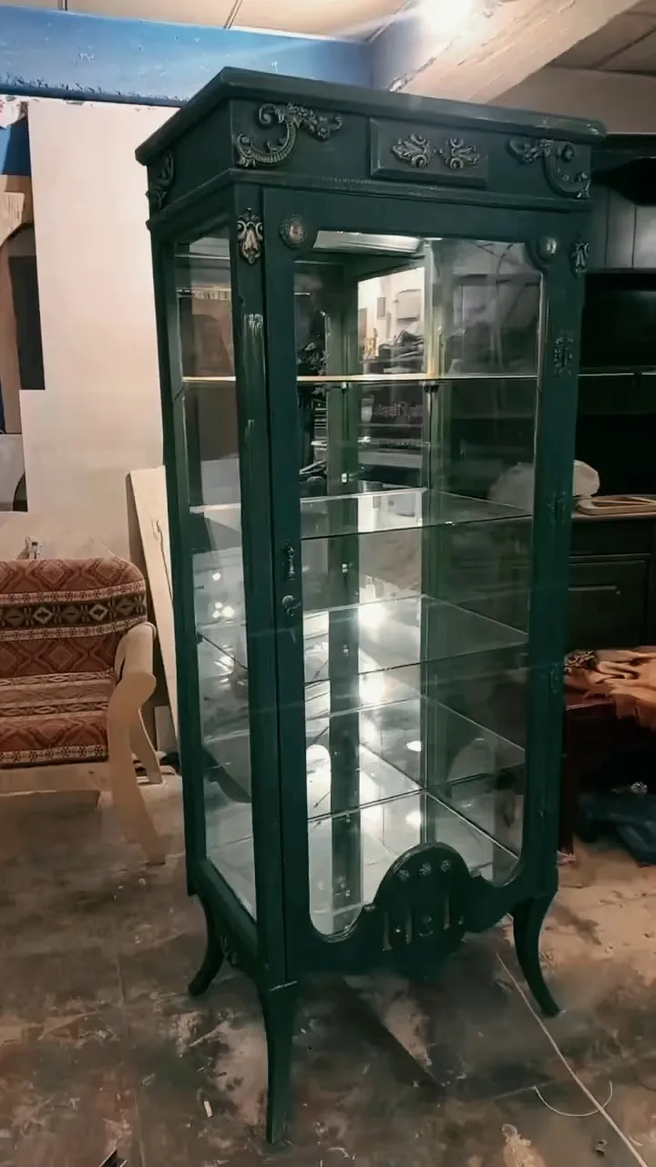 Green Classic Glass Display Cabinet