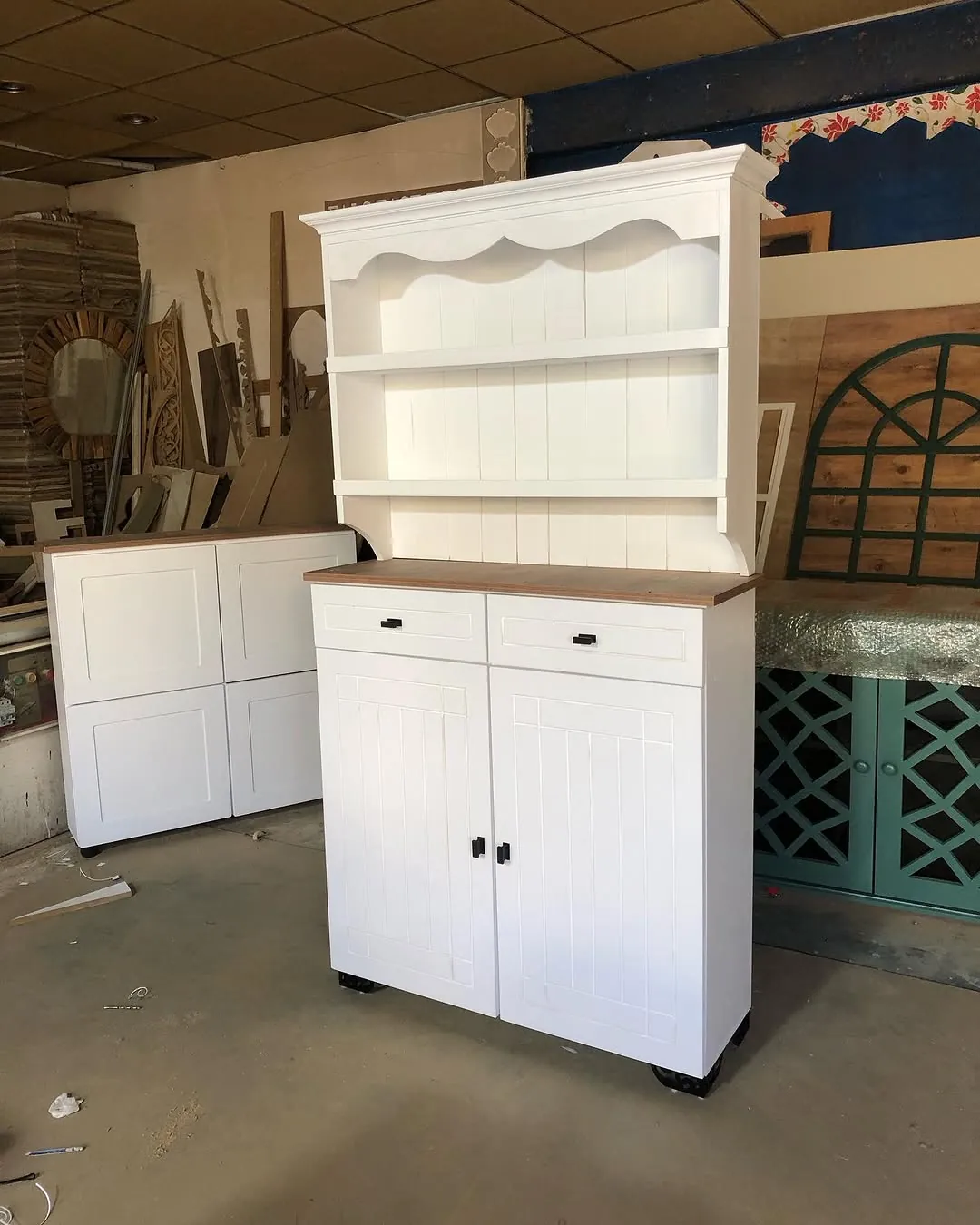 White Wooden Kitchen Cabinet with Shelving