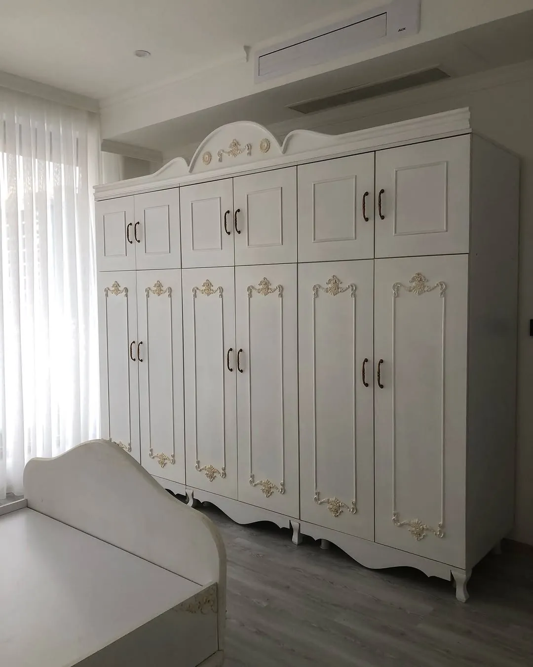 Classic White Dressing Table with Mirror and Chair