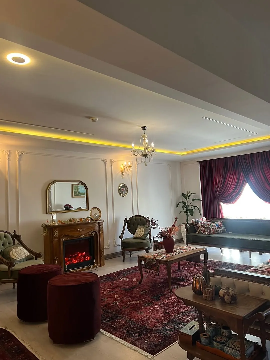 Classic Living Room Furniture Set
