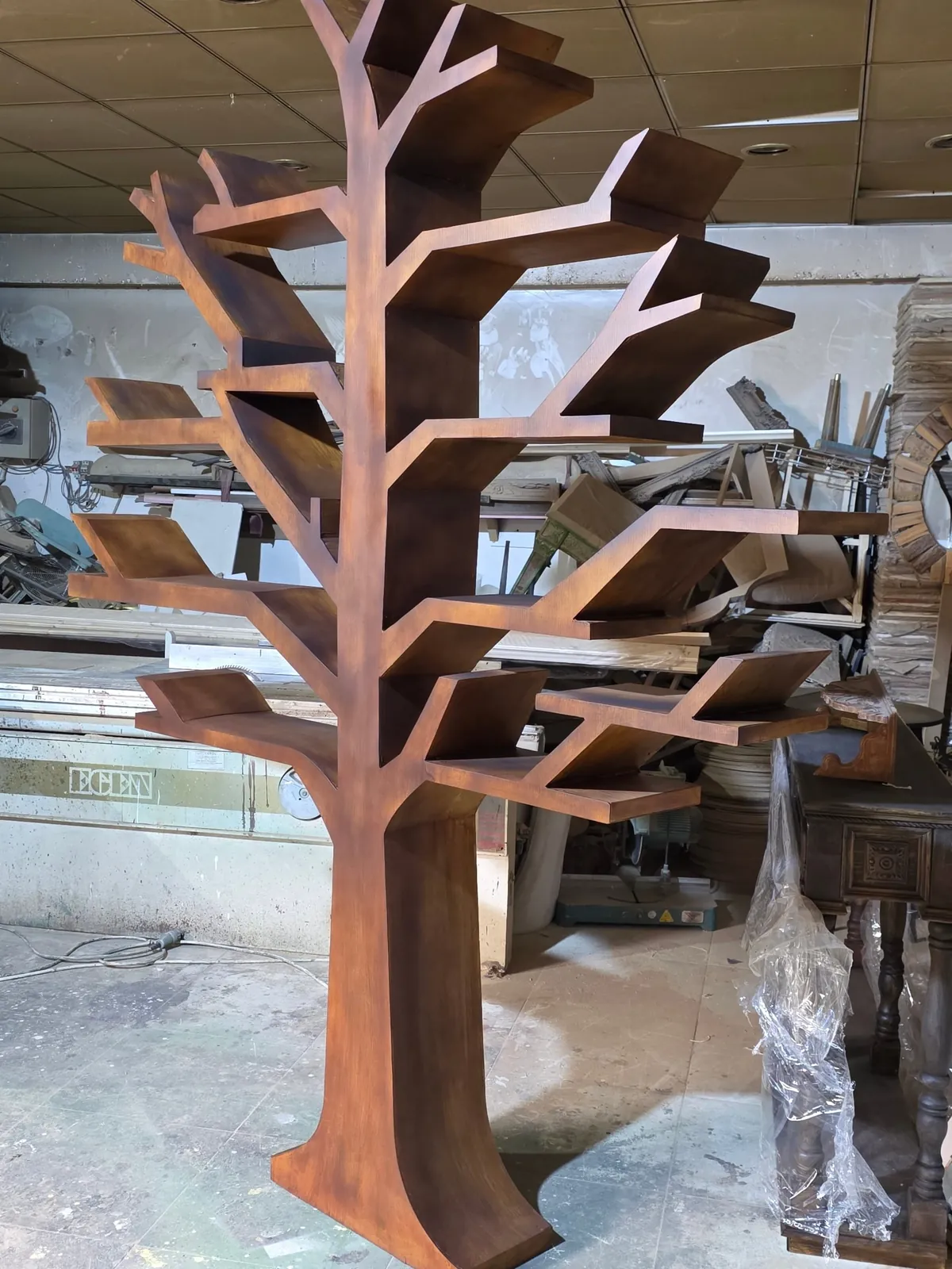 Tree-Shaped Bookshelf