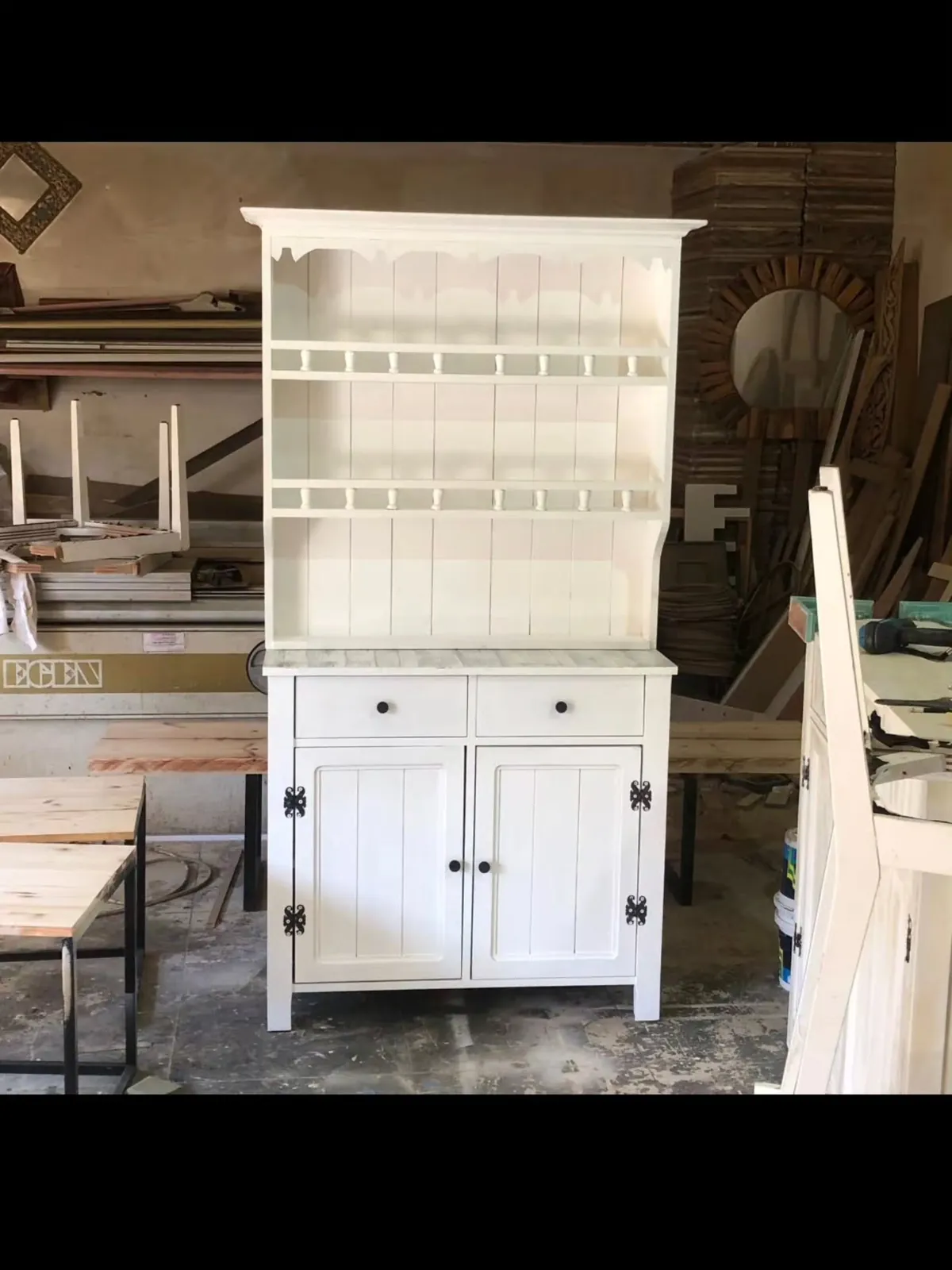 White Wooden Kitchen Cabinet with Shelves