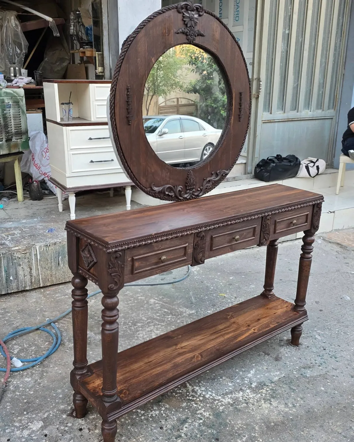 Classic Wooden Console Table with Mirror