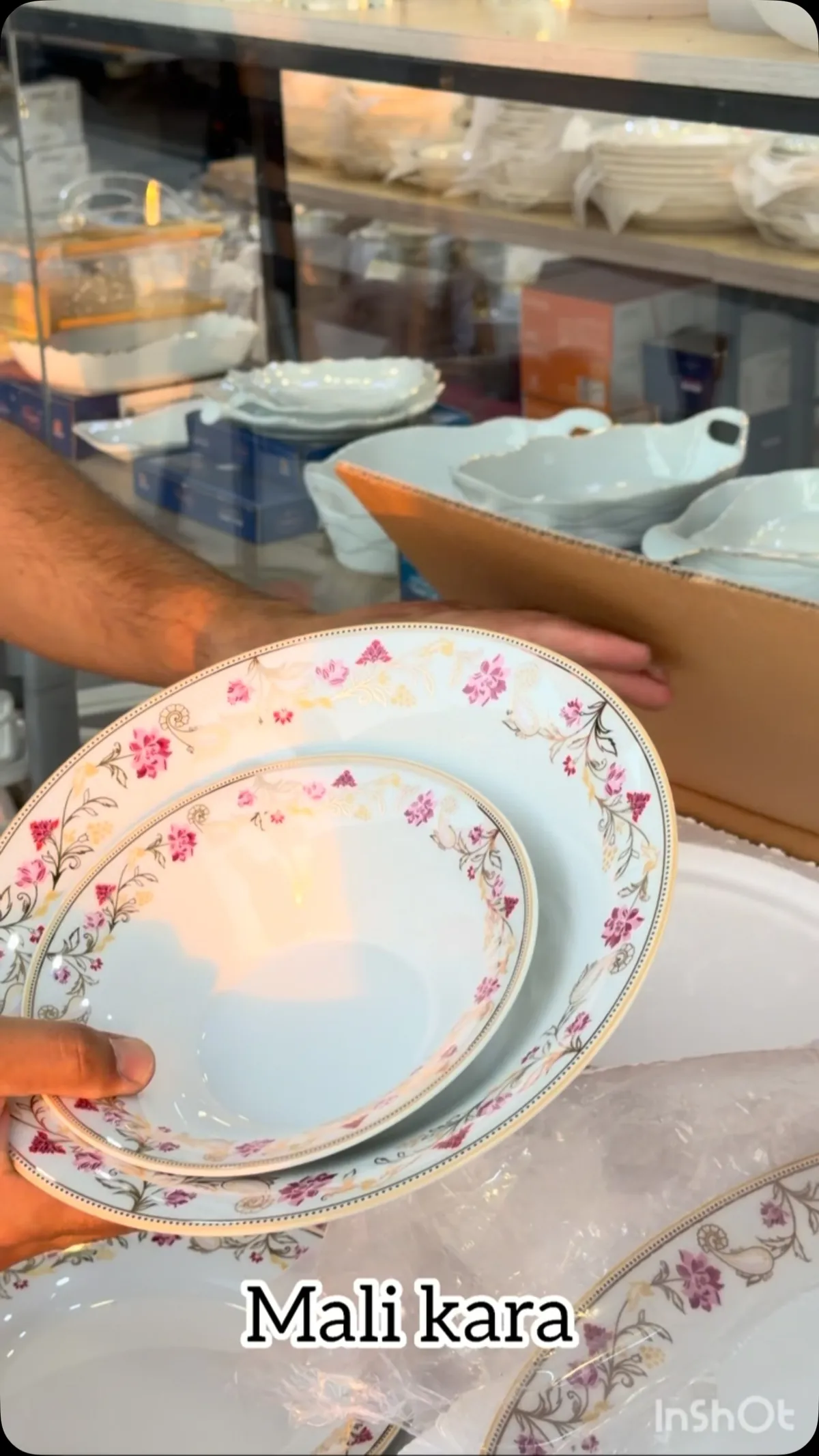 Mali Kara Dinnerware Set