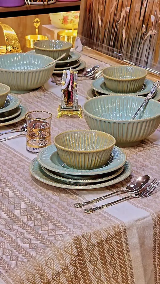 Dinnerware Set