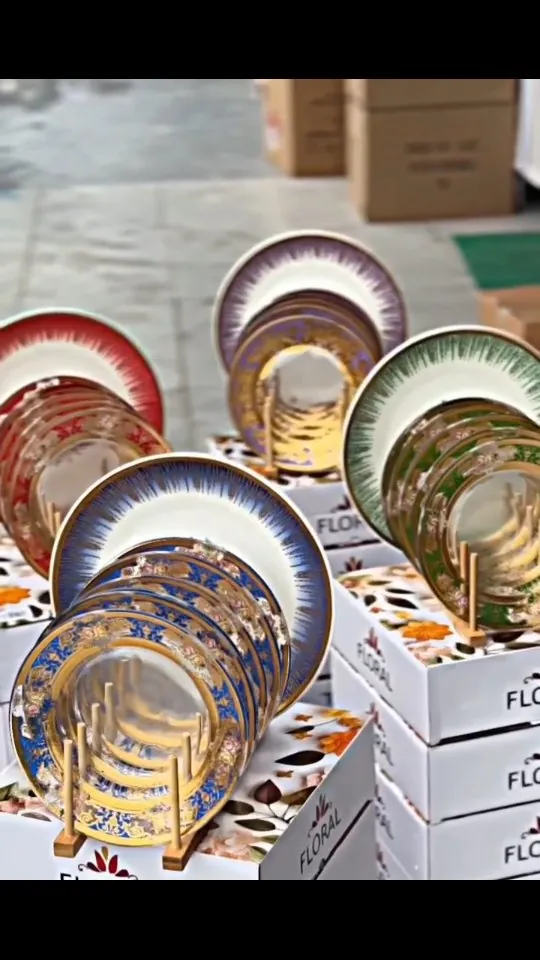 Floral Dinnerware Plate Set