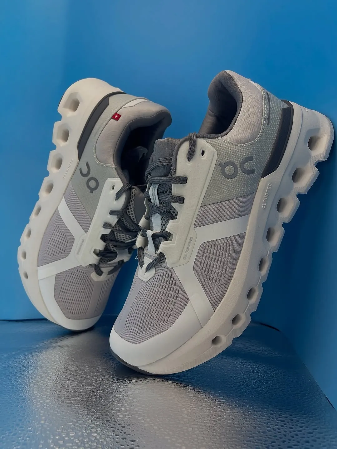 On Running Cloudrunner 2 Shoes