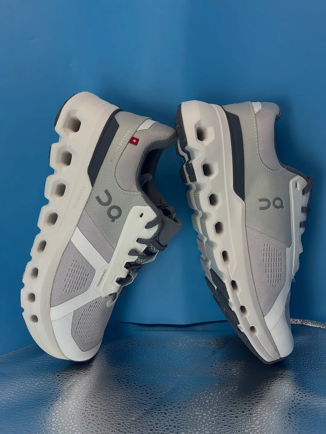 On Running Cloudrunner 2 Shoes