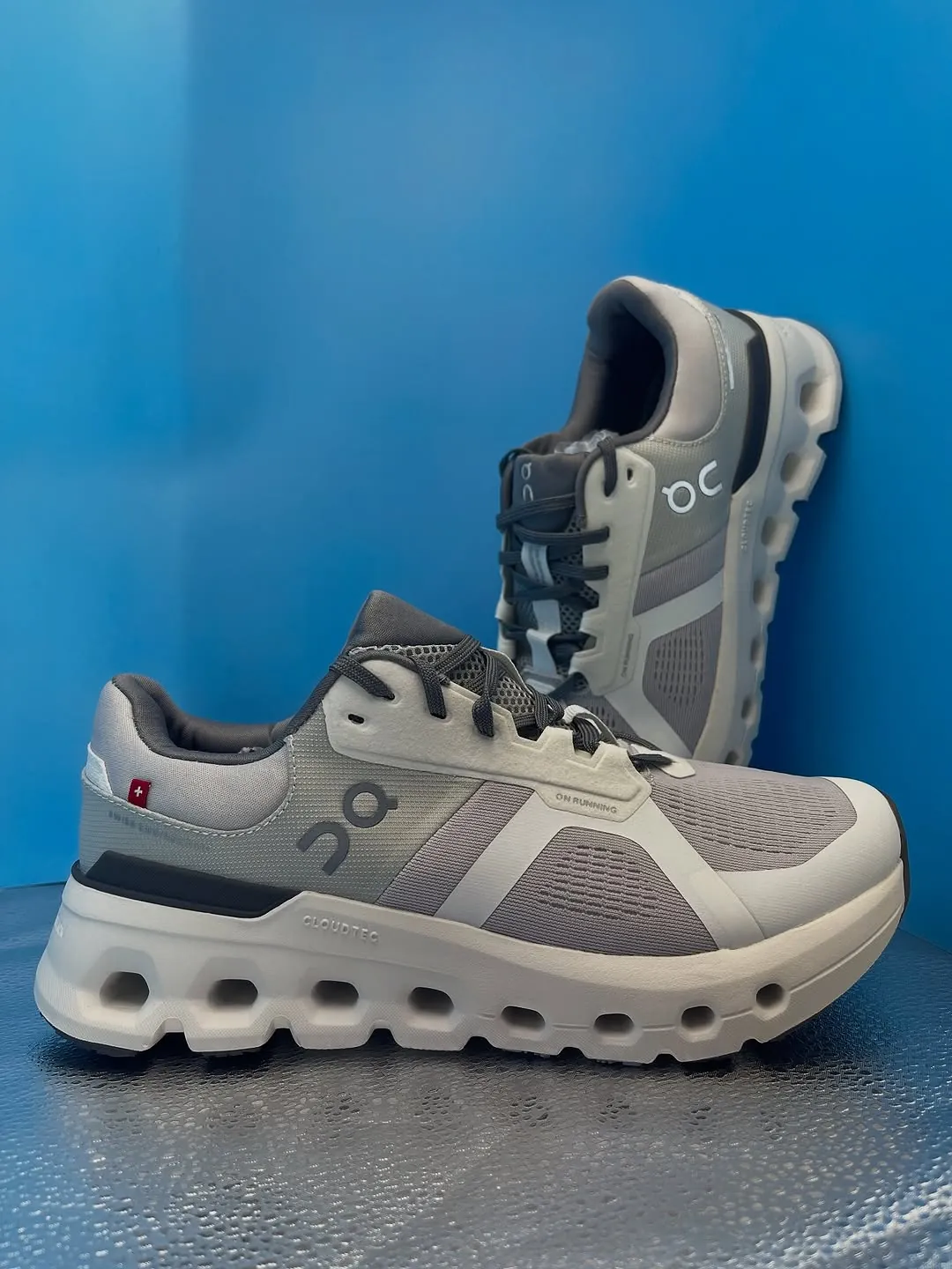 On Running Cloudrunner 2 Shoes