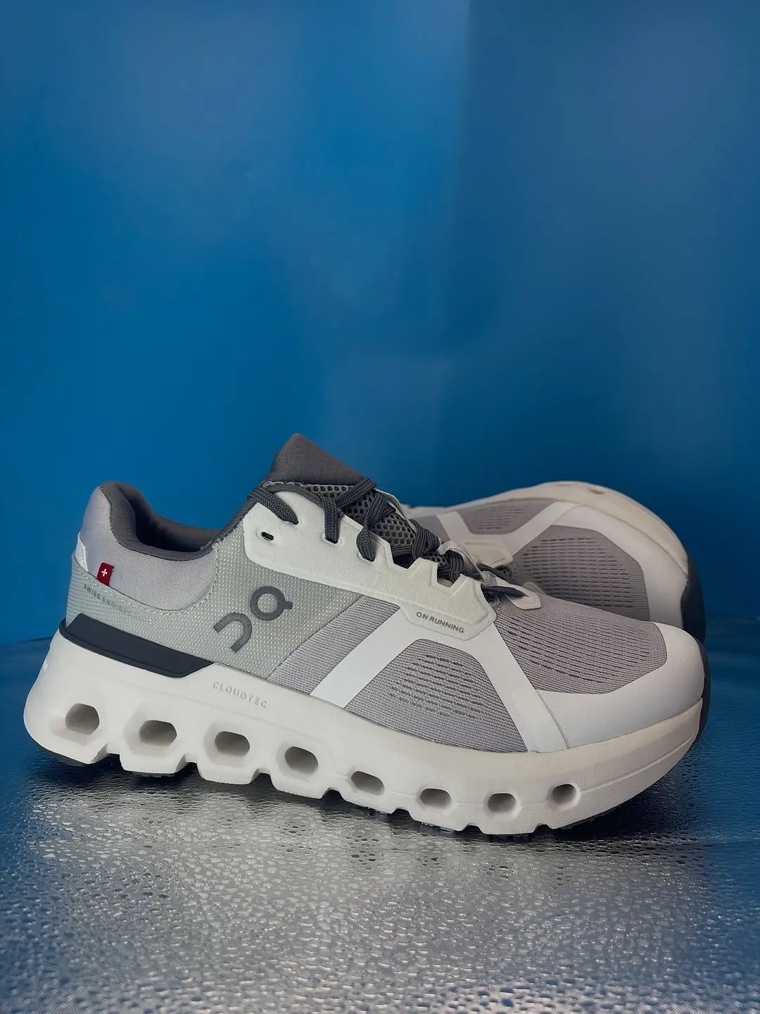 On Running Cloudrunner 2 Shoes