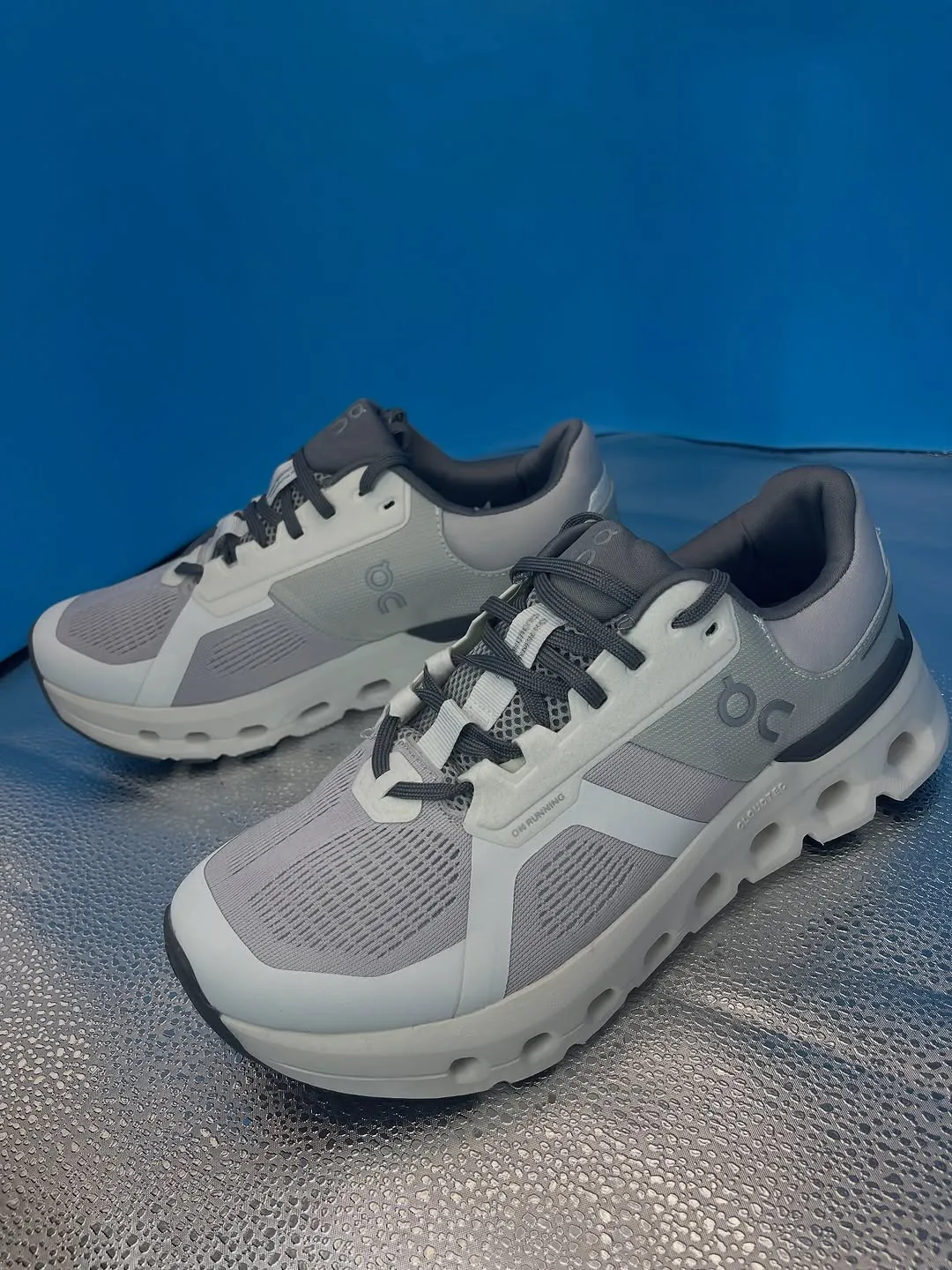 On Running Cloudrunner 2 Shoes