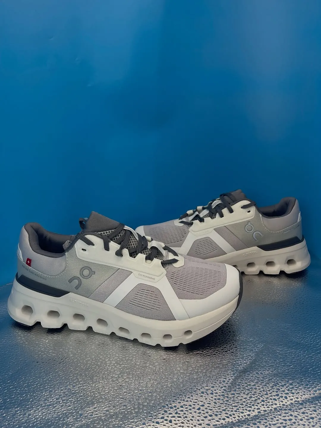 On Running Cloudrunner 2 Shoes