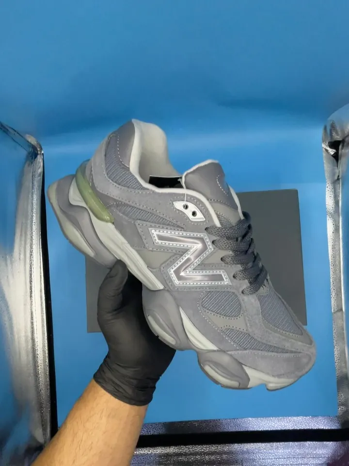 New Balance 9069 Sneakers