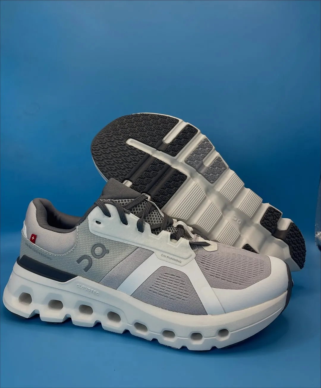 On Running Cloudrunner 2 Shoes