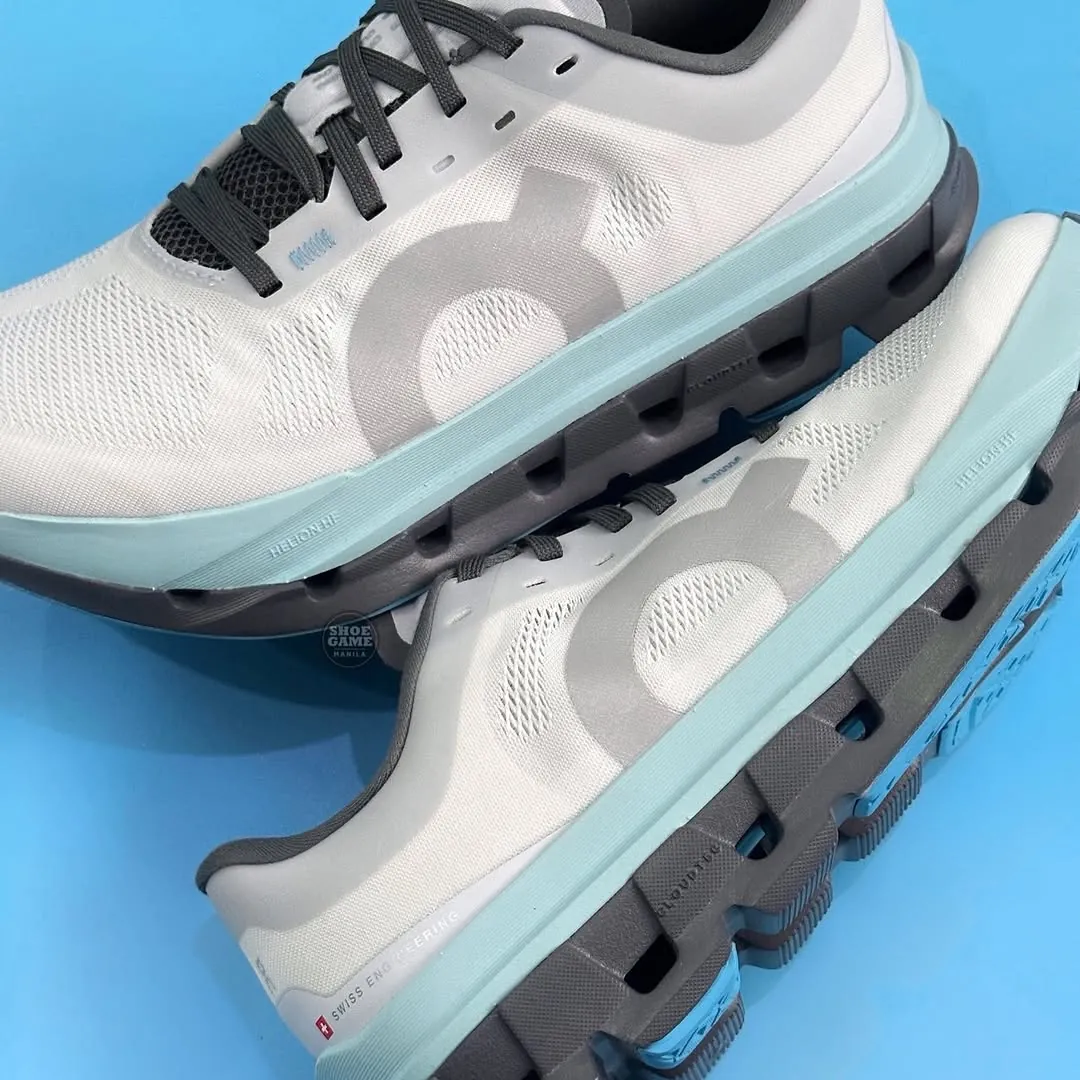 On Cloudflow Running Shoes