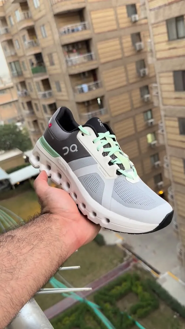 On Running Cloudrunner 2 Sneakers