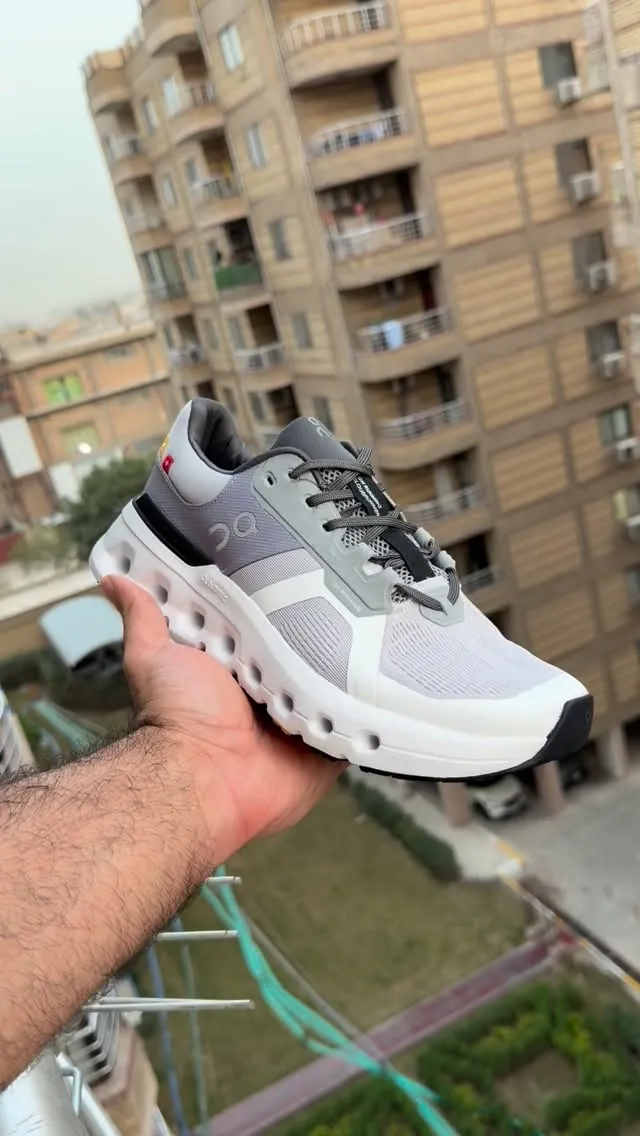 On Running Cloudrunner 2 Shoes