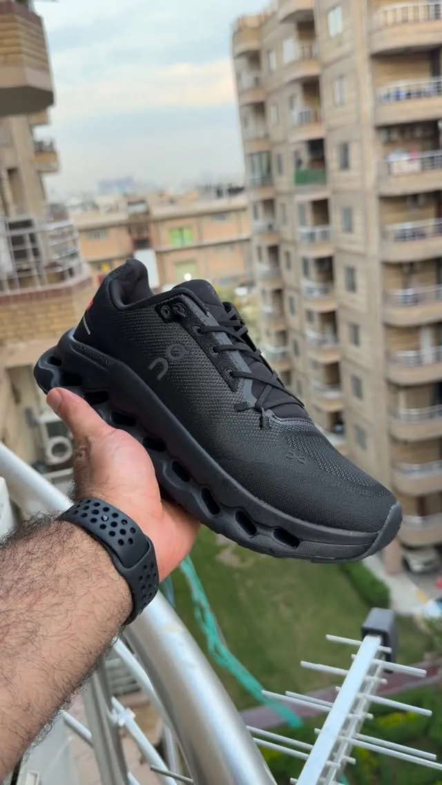 On Running Cloudtilt Sneakers