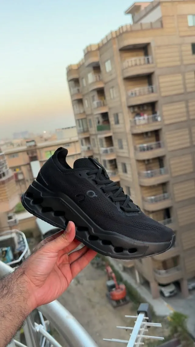 On Cloud Surfer Max Shoes