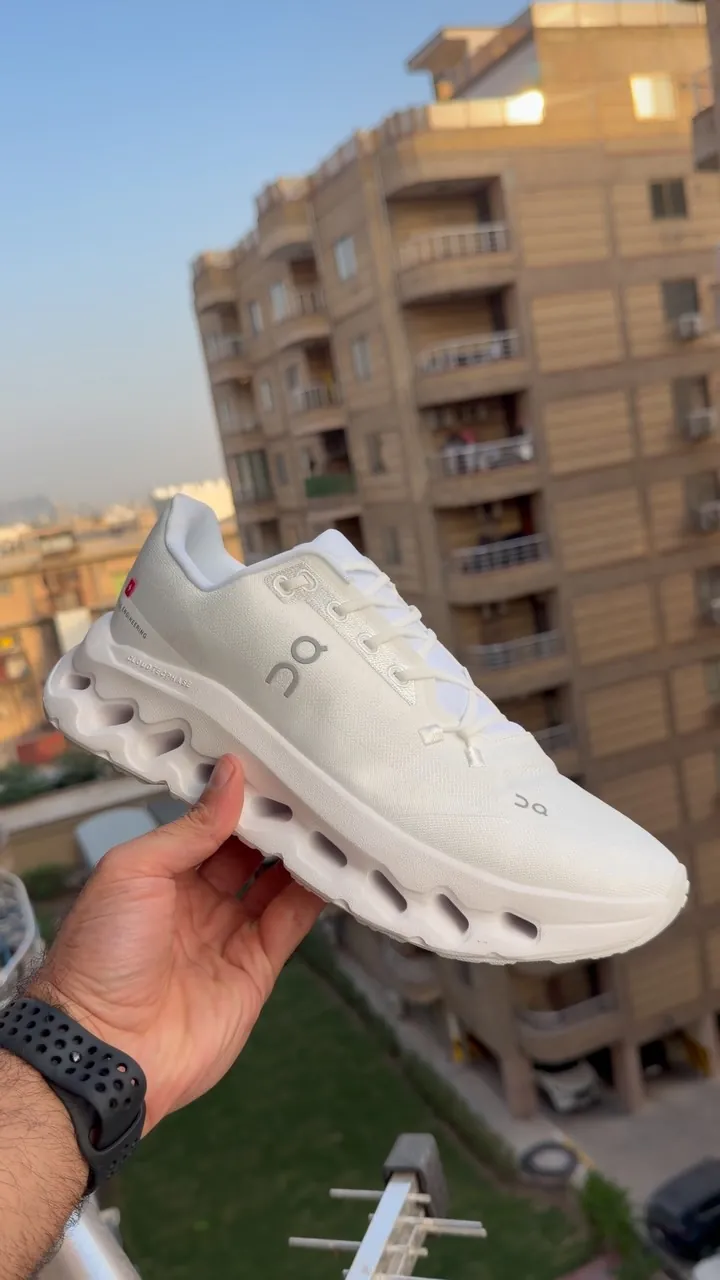 On Cloudtilt Athletic Shoes