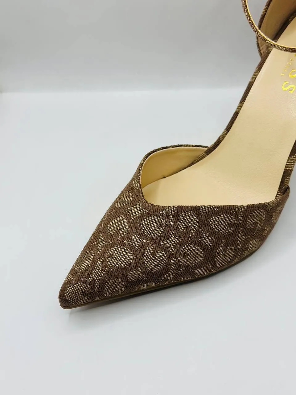 Guess Gold Patterned High Heels Size 6.5
