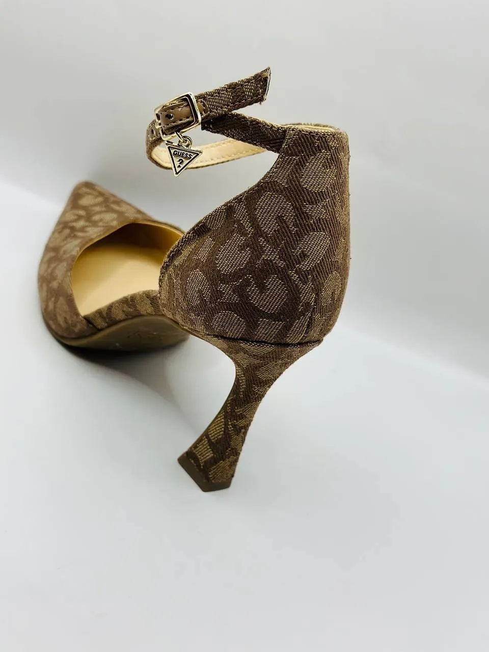 Guess Gold Patterned High Heels Size 6.5