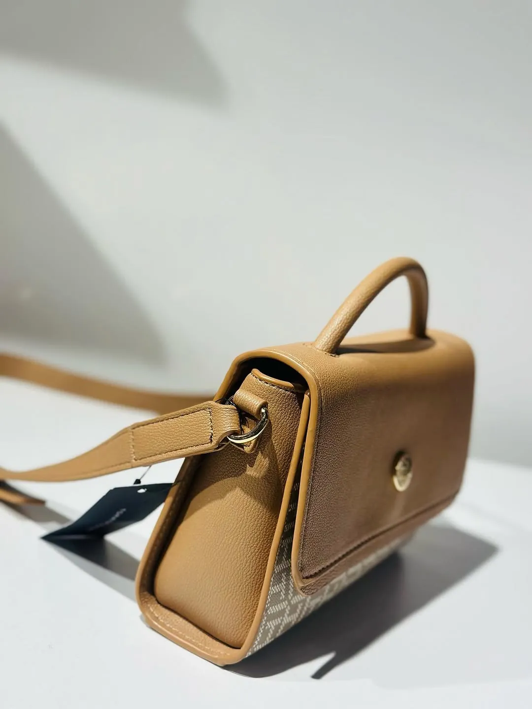Tommy Hilfiger Leather Handbag