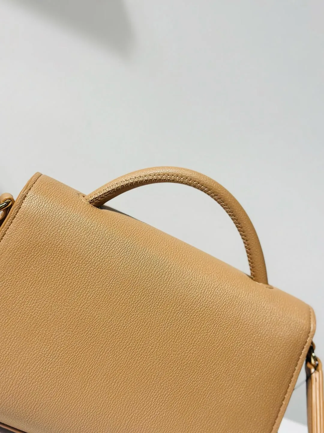 Tommy Hilfiger Leather Handbag