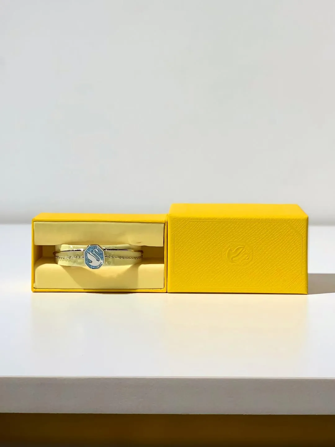 Elegant Ring with Blue Stone
