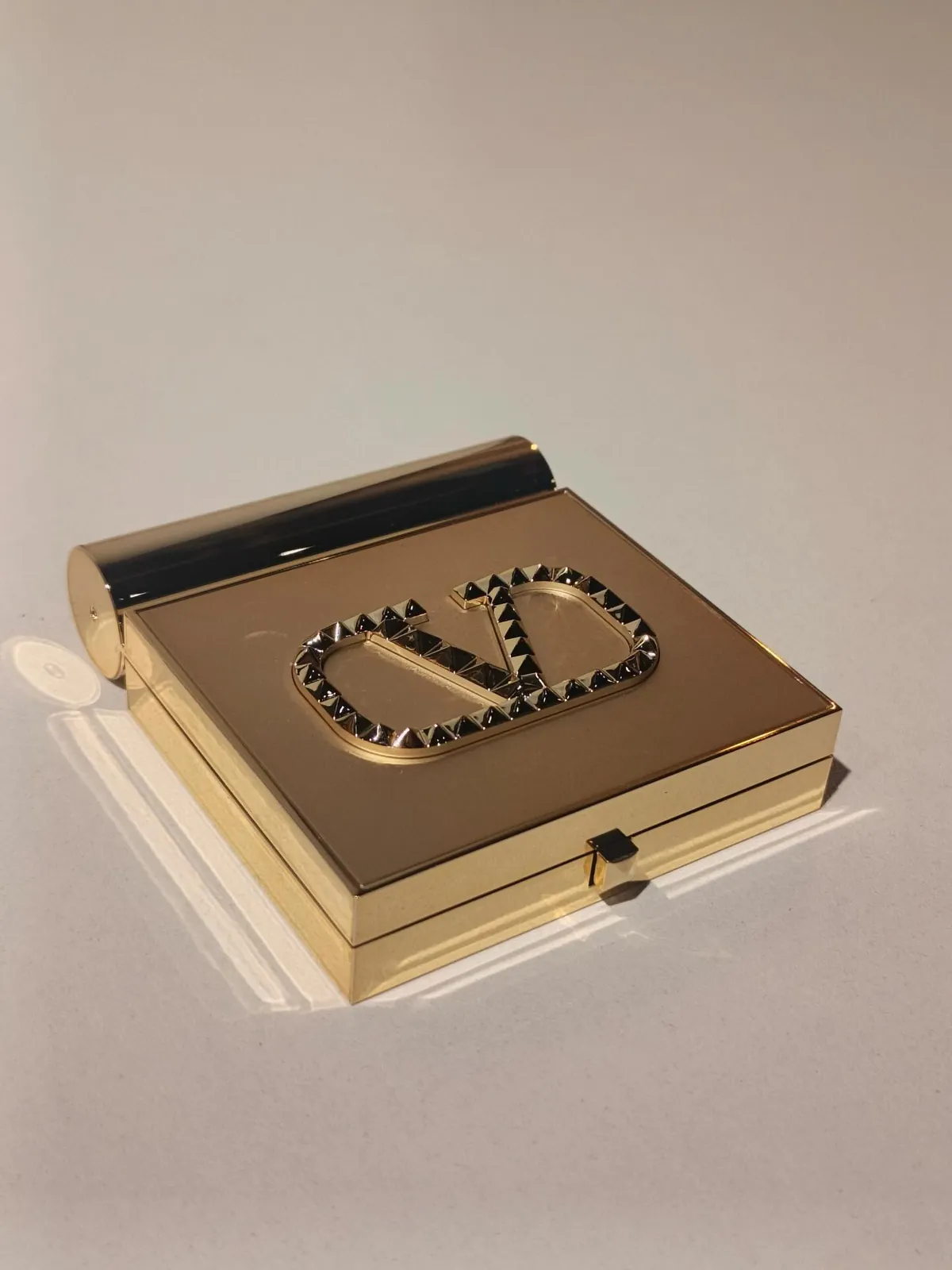 Luxury Gold-Tone Clasp Purse