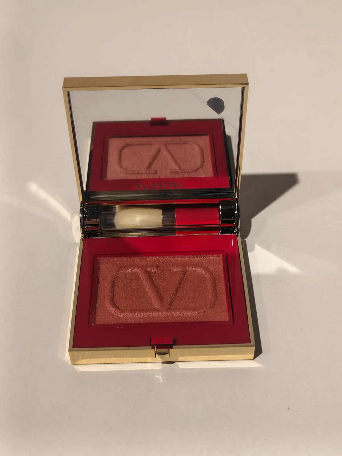 Luxury Gold-Tone Clasp Purse