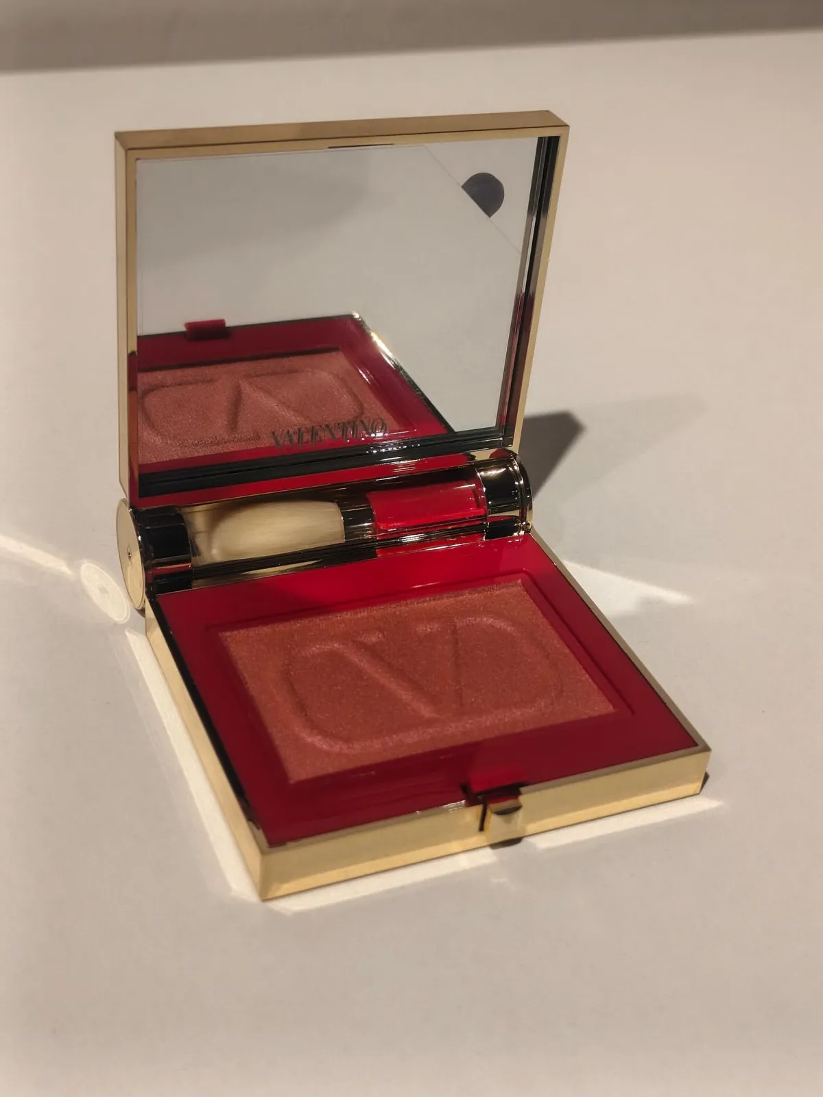 Luxury Gold-Tone Clasp Purse