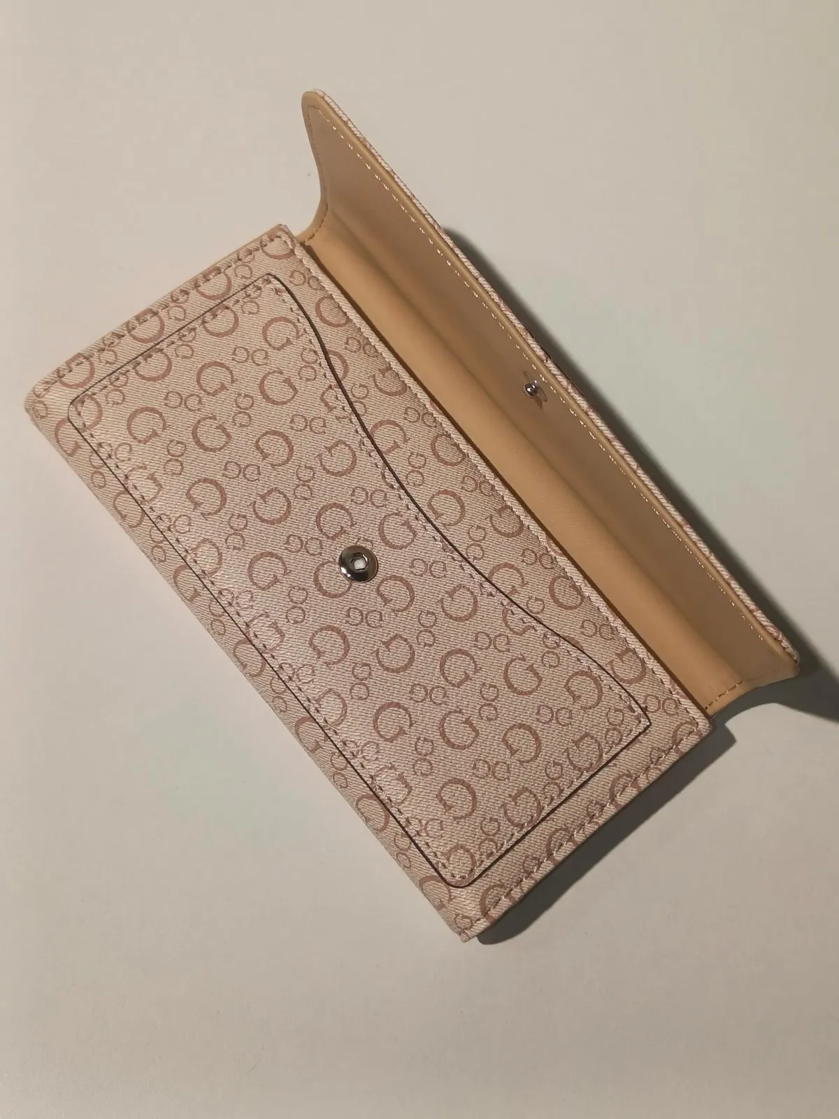 Guess Wallet