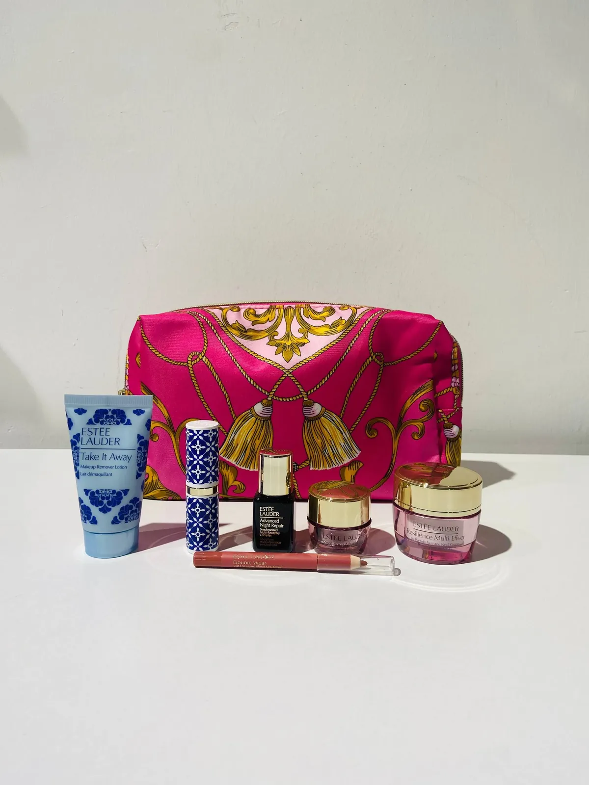 Estée Lauder Skincare Set with Cosmetic Bag