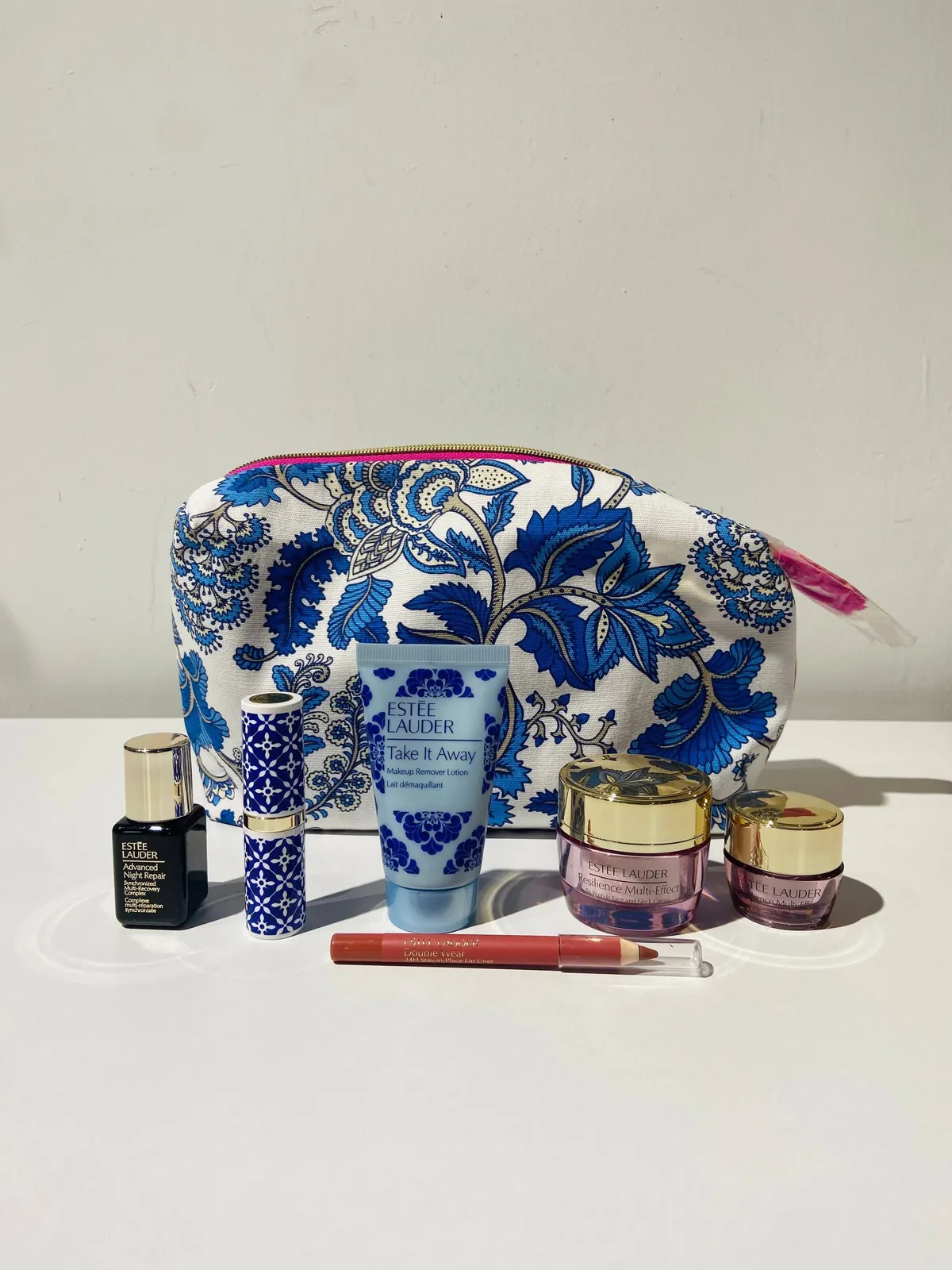 Estée Lauder Skincare Set with Cosmetic Bag
