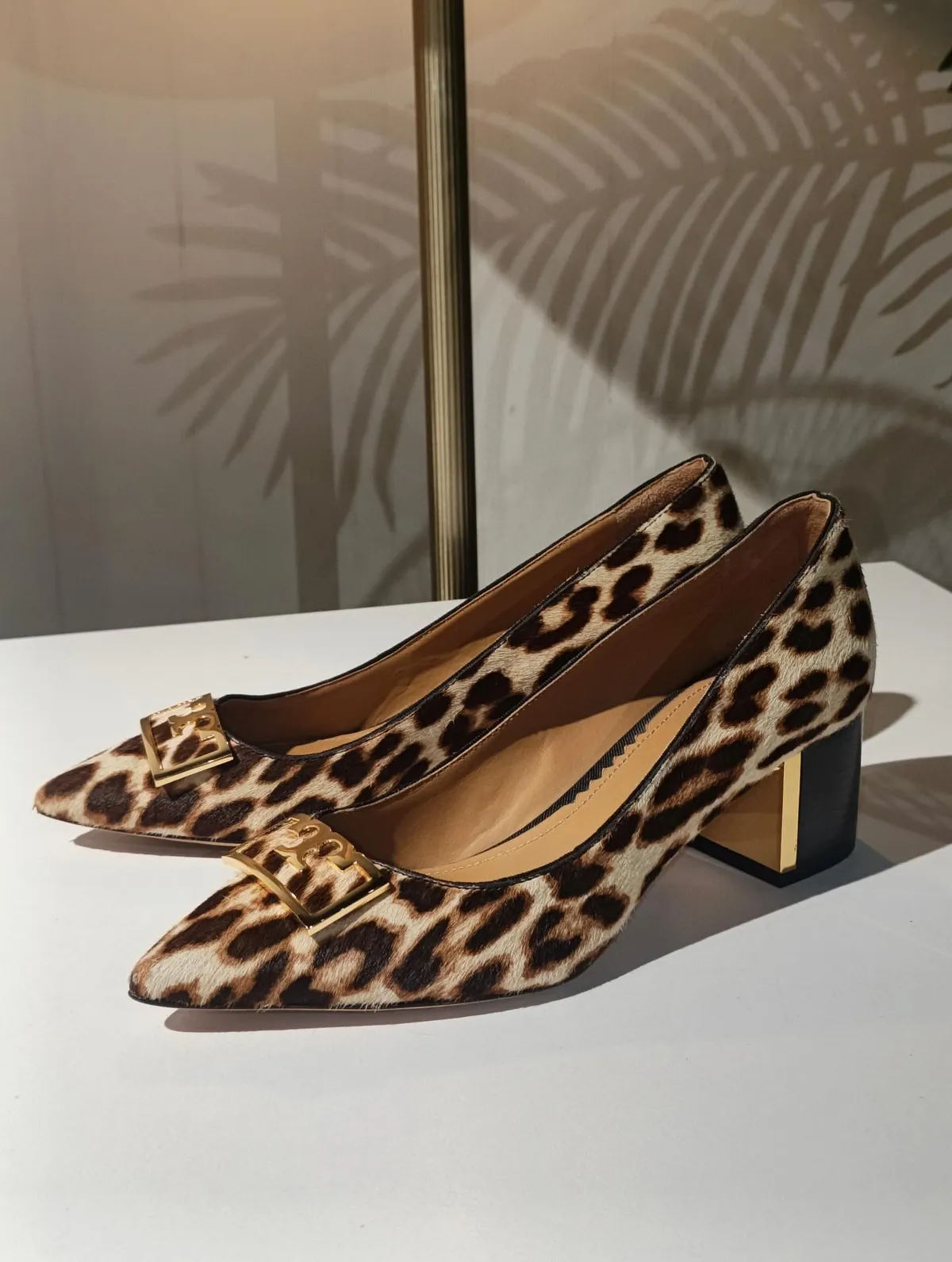 Leopard Print Pointed-Toe Flat Shoes