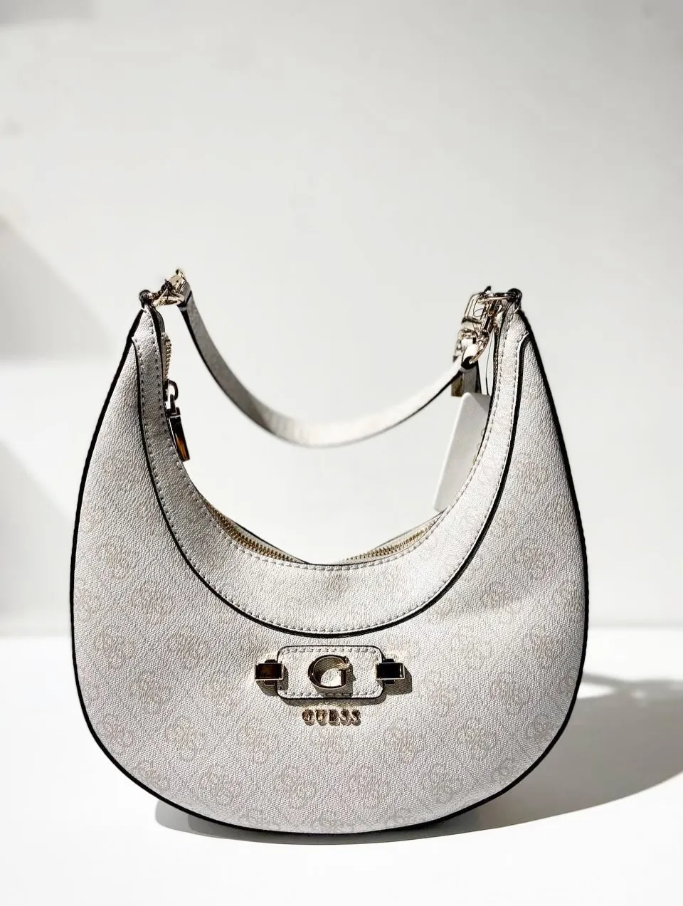 Guess Shoulder Bag