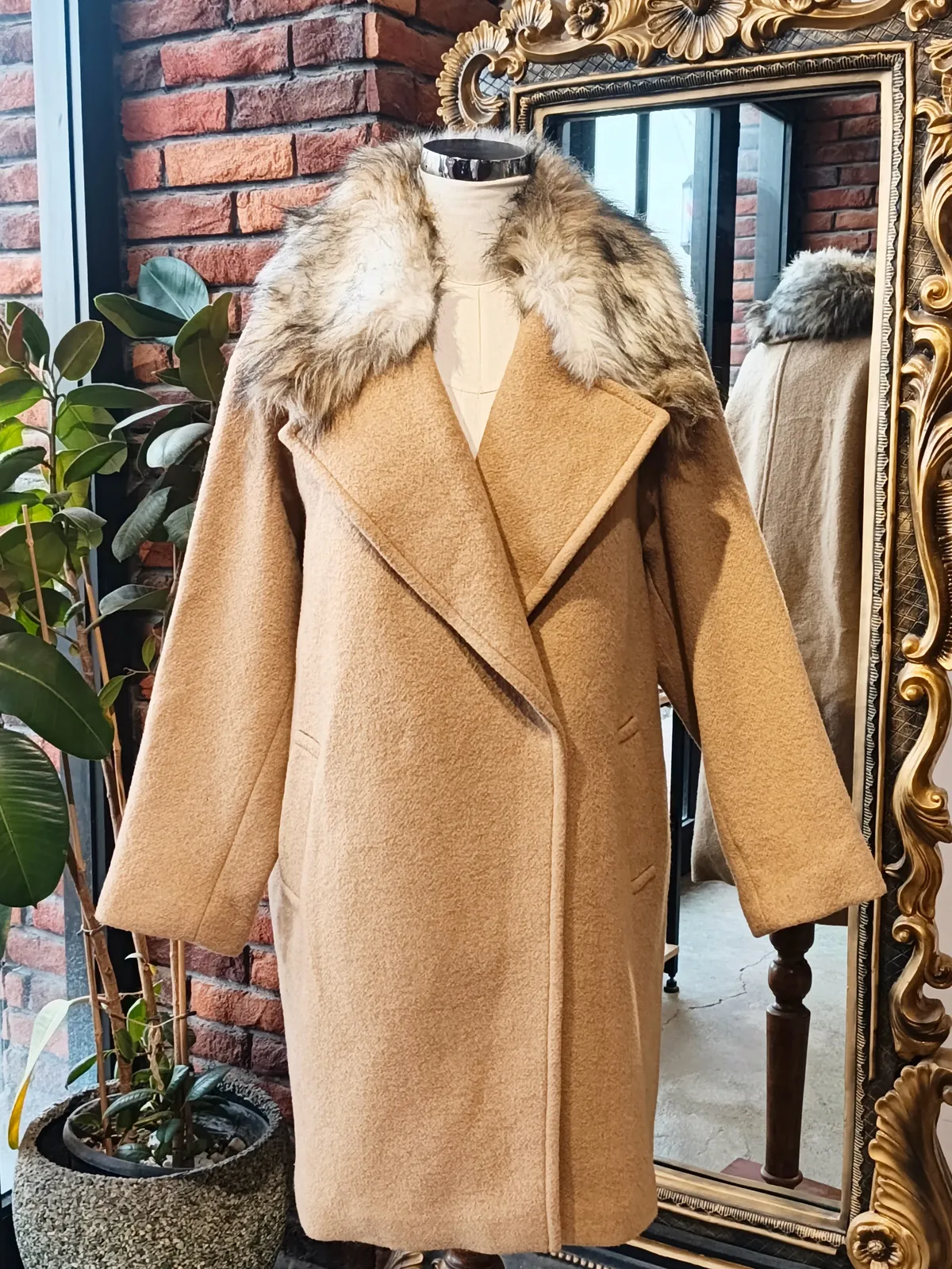 Women's Camel Coat with Fur Collar