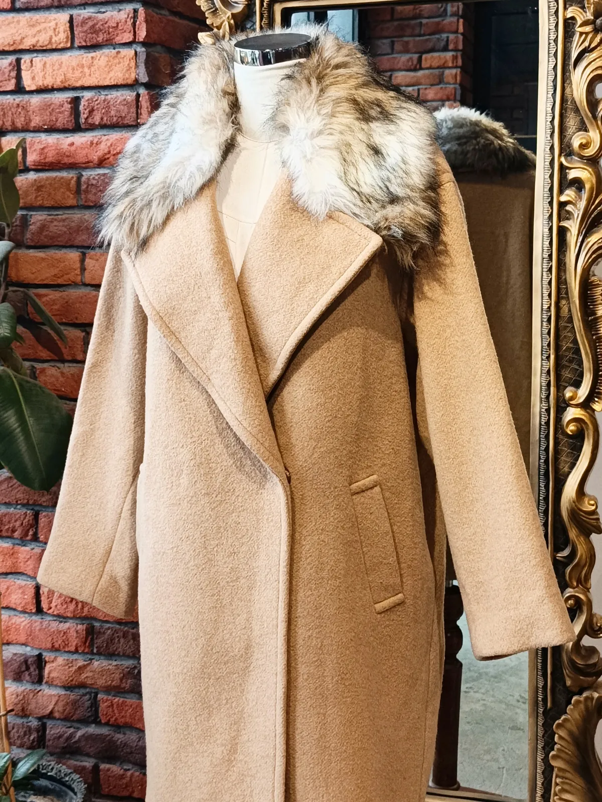 Women's Camel Coat with Fur Collar