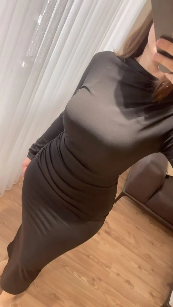 Long Sleeve Form-Fitting Dress