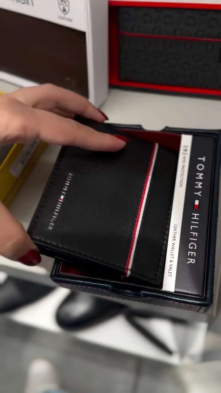 Tommy Hilfiger Men's Leather Wallet