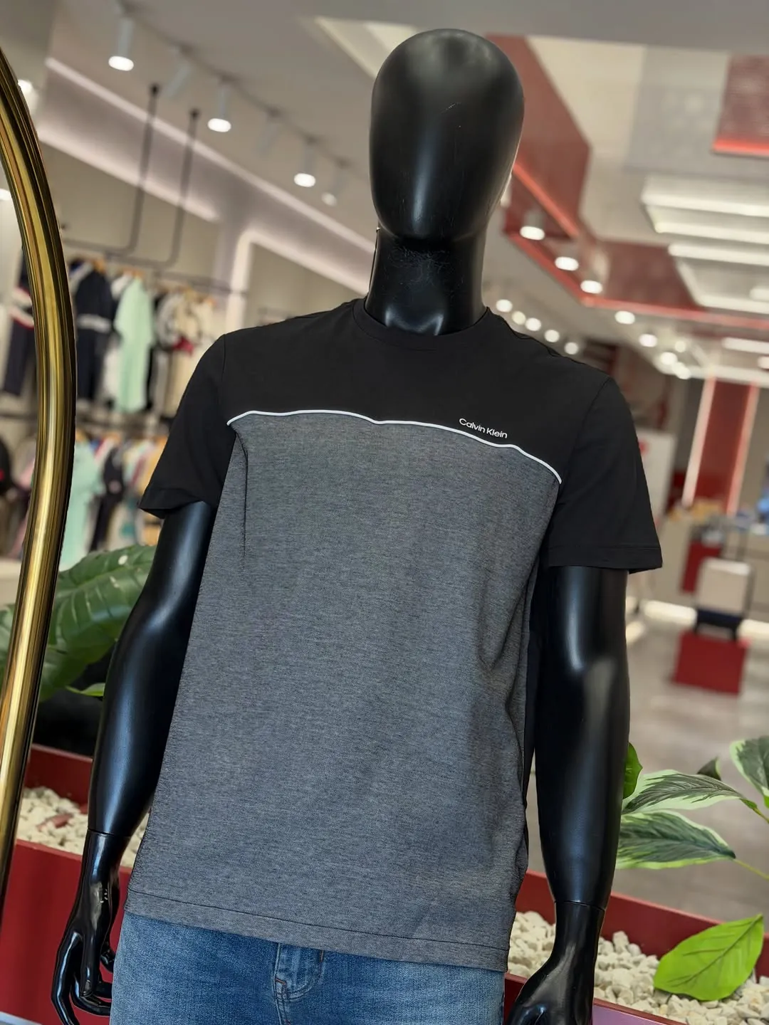 Calvin Klein T-shirt