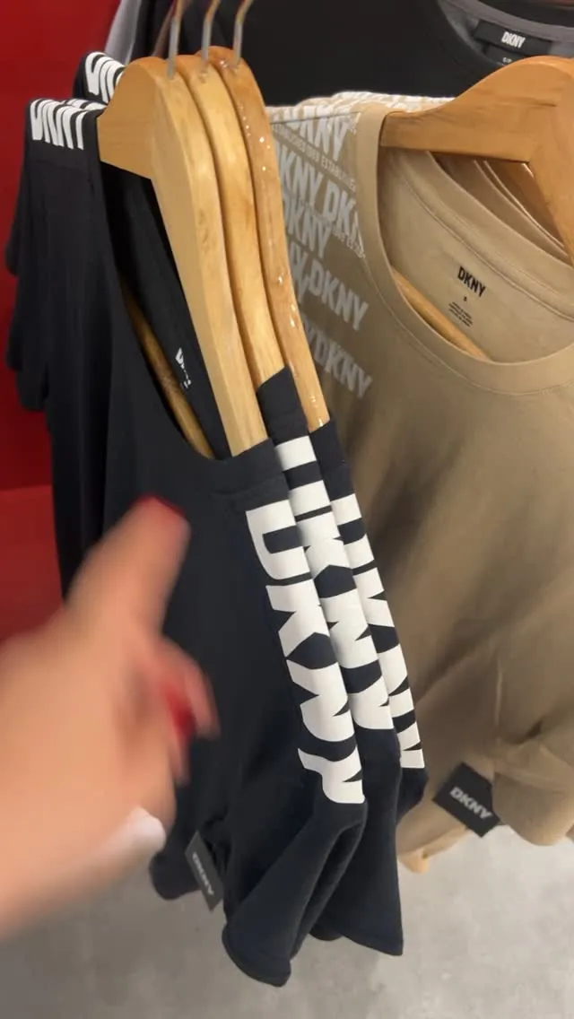 DKNY Men's T-Shirt