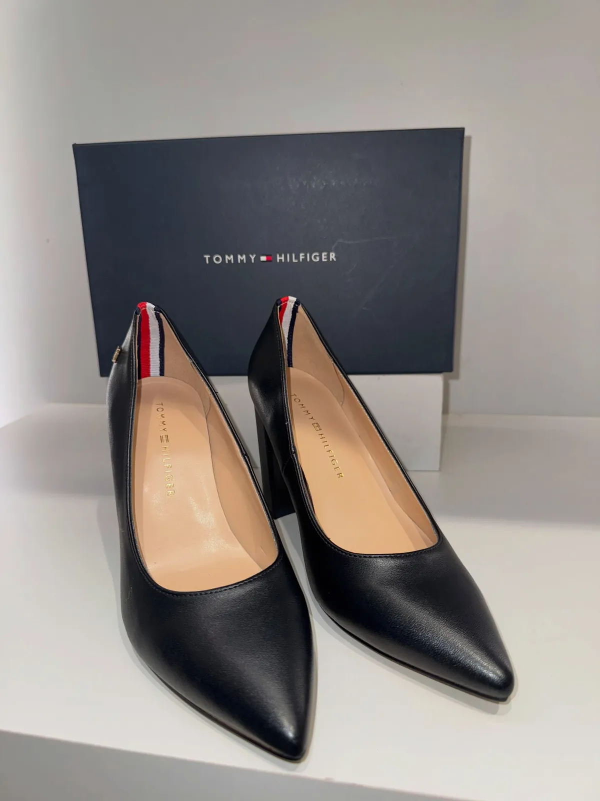 Tommy Hilfiger Pointed Toe Pumps